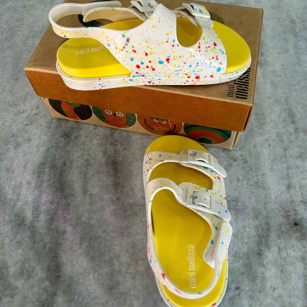 Mini Melissa brighten up